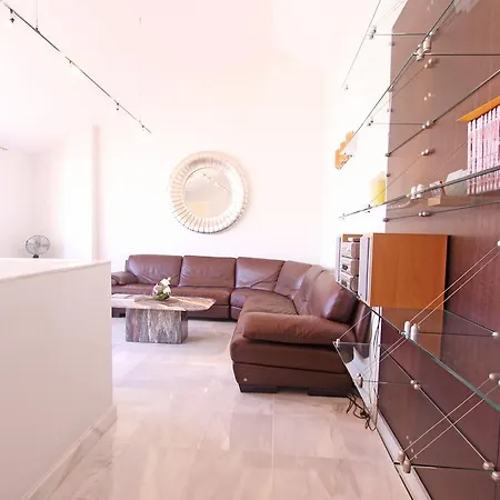 1115 Duplex Penthouse